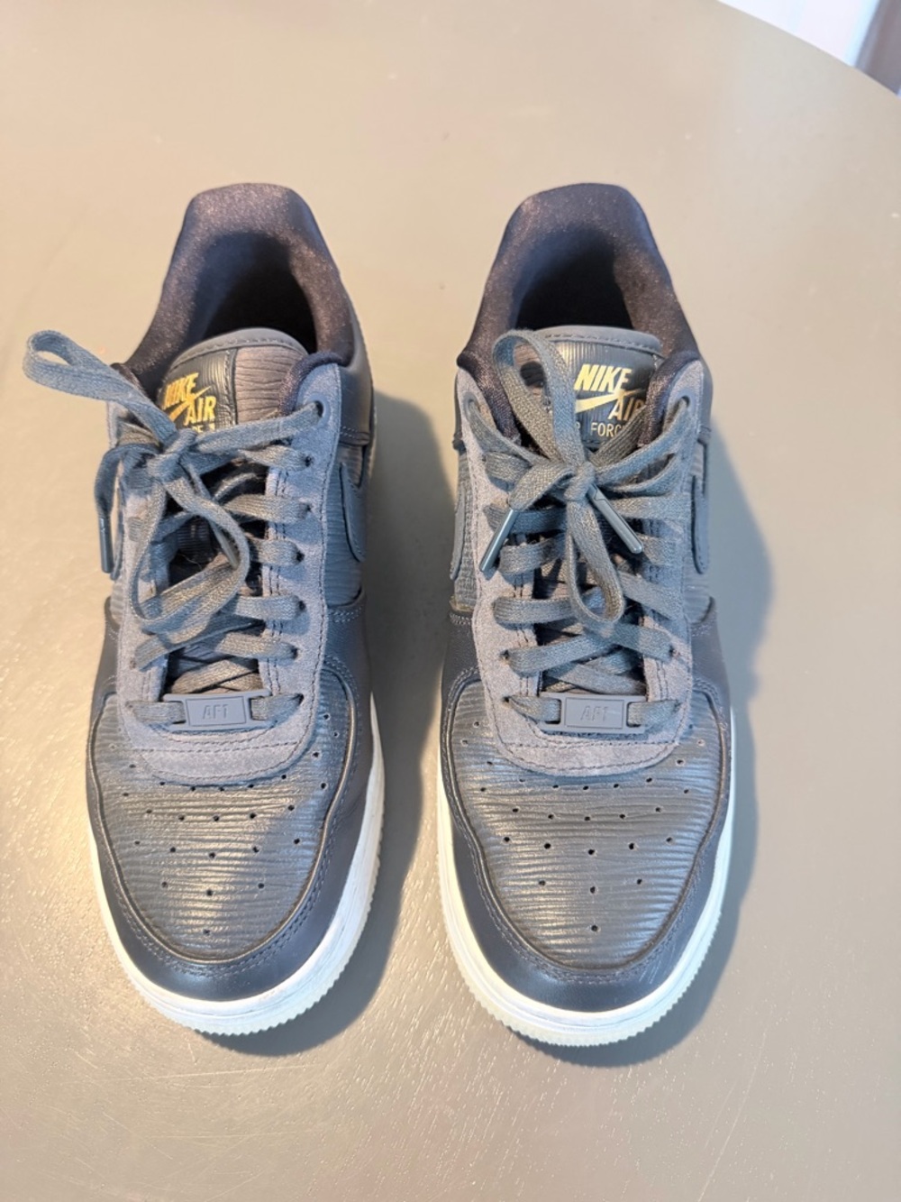 Nike Air Force 1 ‘07 Dark Grey and white women’s 6.5